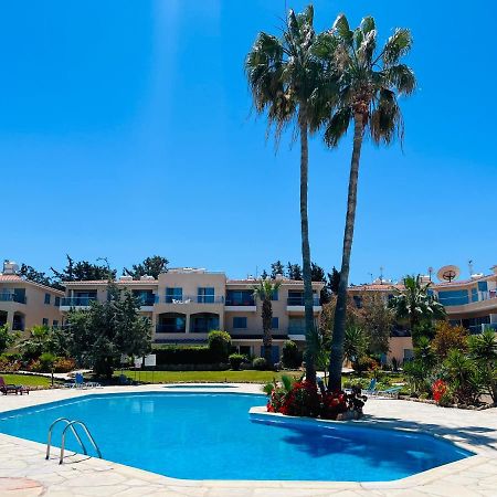 Golden Palms Paradise Garden 파포스 외부 사진