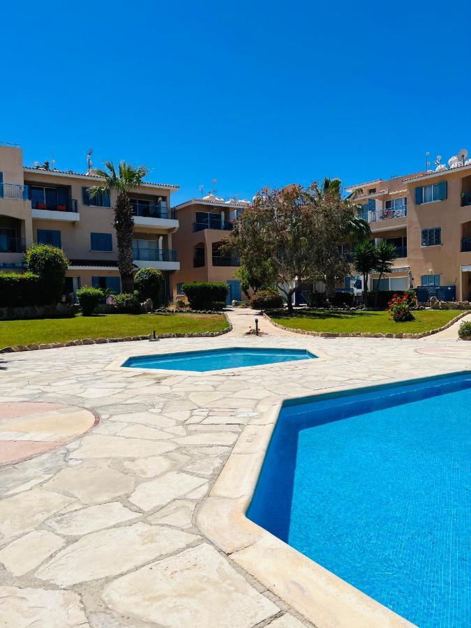 Golden Palms Paradise Garden 파포스 외부 사진