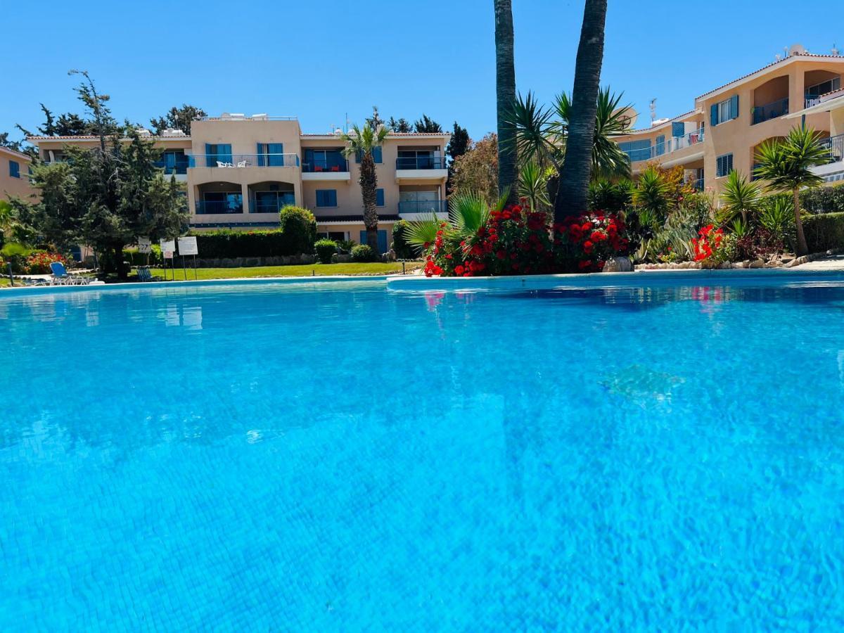 Golden Palms Paradise Garden 파포스 외부 사진