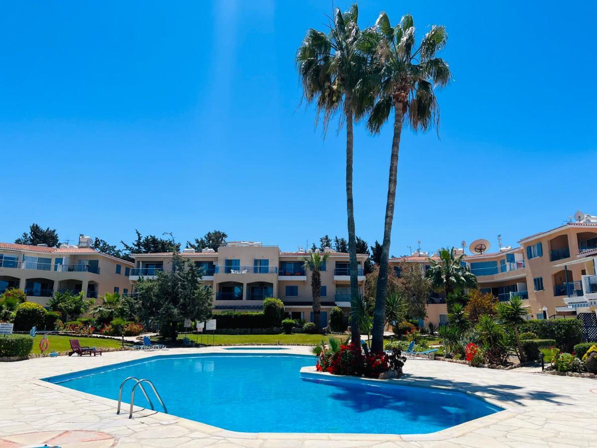 Golden Palms Paradise Garden 파포스 외부 사진